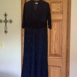 Preowned Navy Kiyonna Long Gown Size 1X